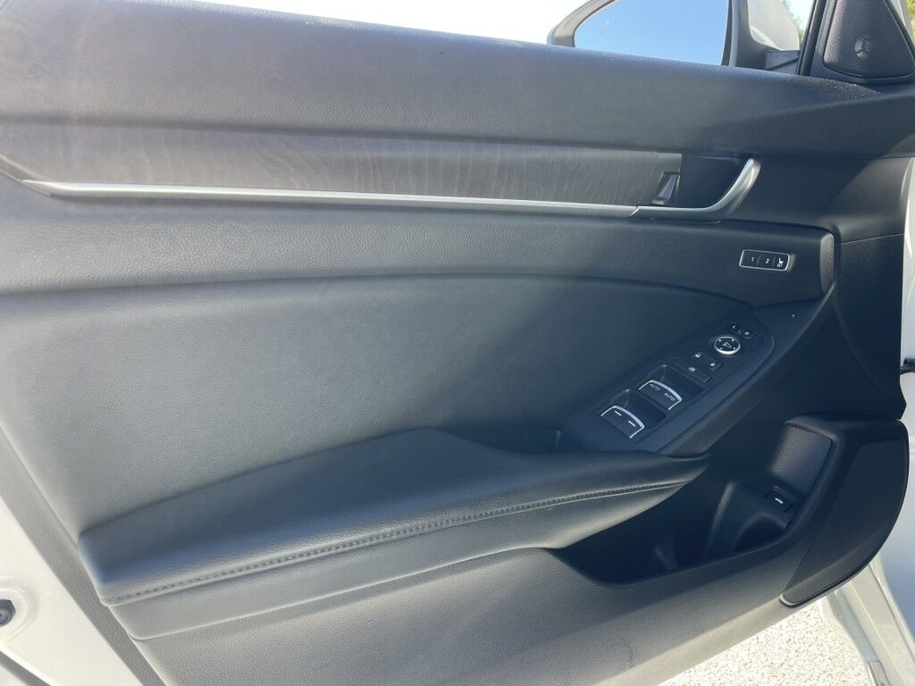 2018 Honda Accord Sedan TOURING 2.0T~DYNAMIC CRUISE CONTROL~LANE ASSIST~ONLINE FINANCE AND SHIPPING AVAILABLE!!!!!! Sarasota FL