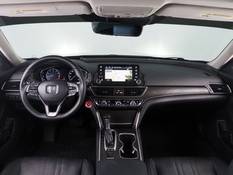 2018 Honda Accord Sedan Touring 1.5T *HEADS-UP DISPLAY, NAVIGATION, ADAPTIVE CRUISE, SAFETY ALERTS, BACKUP-CAMERA, COLOR TOUCHSCREEN, MOONROOF, LEATHER, CLIMATE SEATS, REMOTE START, WIRELESS CHARGING, ANDROID & APPLE