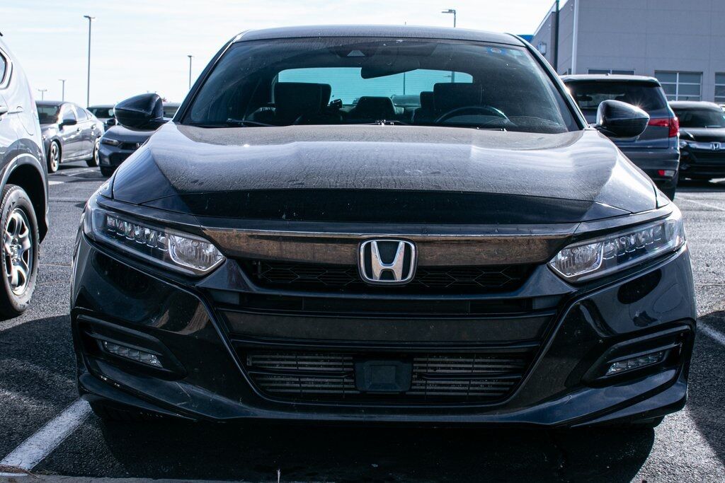 2018 Honda Accord Sport photo 2