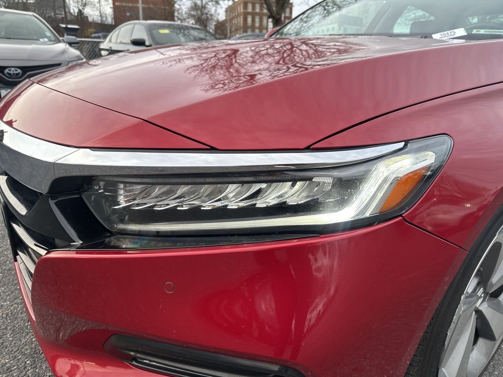 2018 Honda Accord Touring photo 3