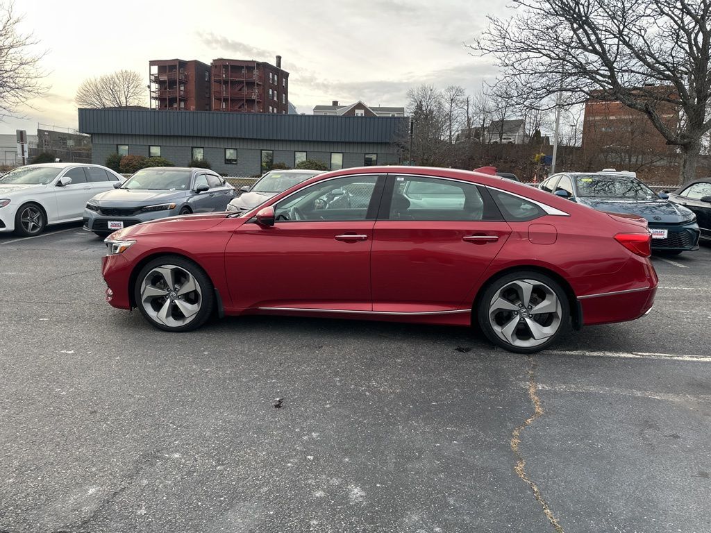 2018 Honda Accord Touring photo 4