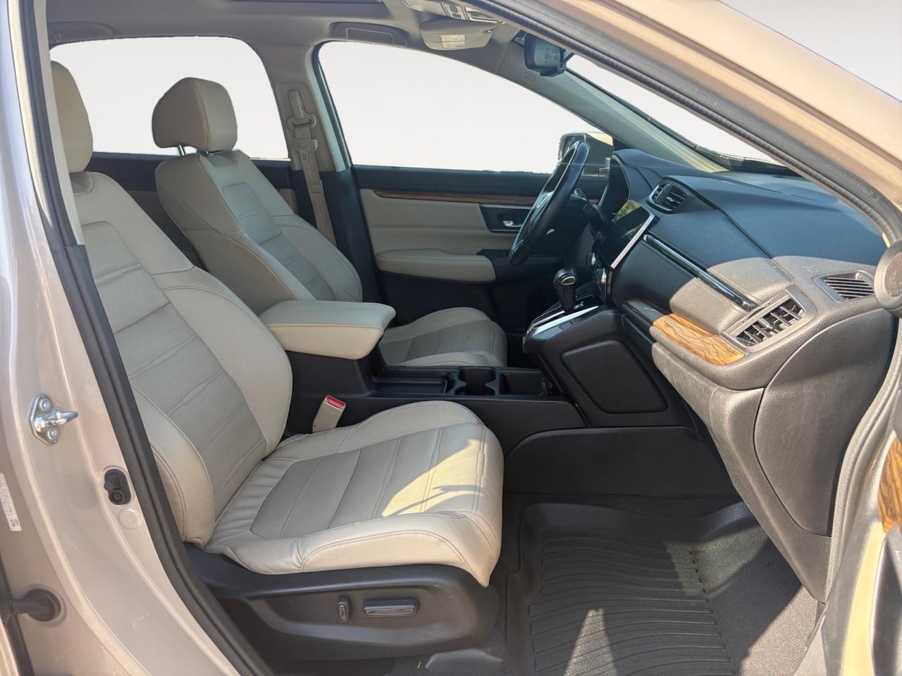 2018 Honda CR-V EX-L, POWER LIFTGATE, BLIND SPOT ALERTS, SUNROOF, AUTO START/STOP, HEATED SEATS. NAVIGATION, REMOTE KEYLESS ENTRY, LOW MILEAGE, CLEAN CERTIFIED CARFAX, PERFECT FOR A SUMMER FAMILY VACATION! Virginia Beach VA