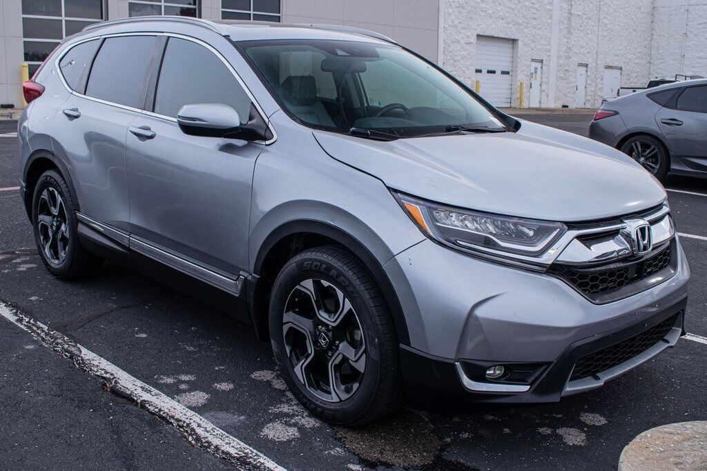 2018 Honda CR-V Touring photo 2