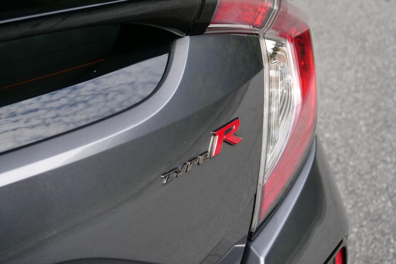 2018 Honda Civic Type R Touring / AWE Exhaust / RAYS Wheels / Turbocharged! Lincolnton NC