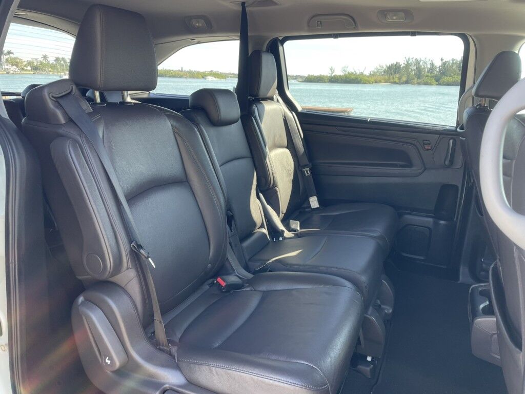 2018 Honda Odyssey Elite~CLEAN CARFAX~1-OWNER~AUTO START/STOP~BLUETOOTH~DRIVER ASSISTANCE PACKAGE~HEATED SEATS~LANE KEEPING ASSIST~NAVIGATION~PREMIUM SOUND~PUSH-BUTTON START~REMOTE ENGINE START~TRAILER HITCH~VIDEO SYSTEM Sarasota FL