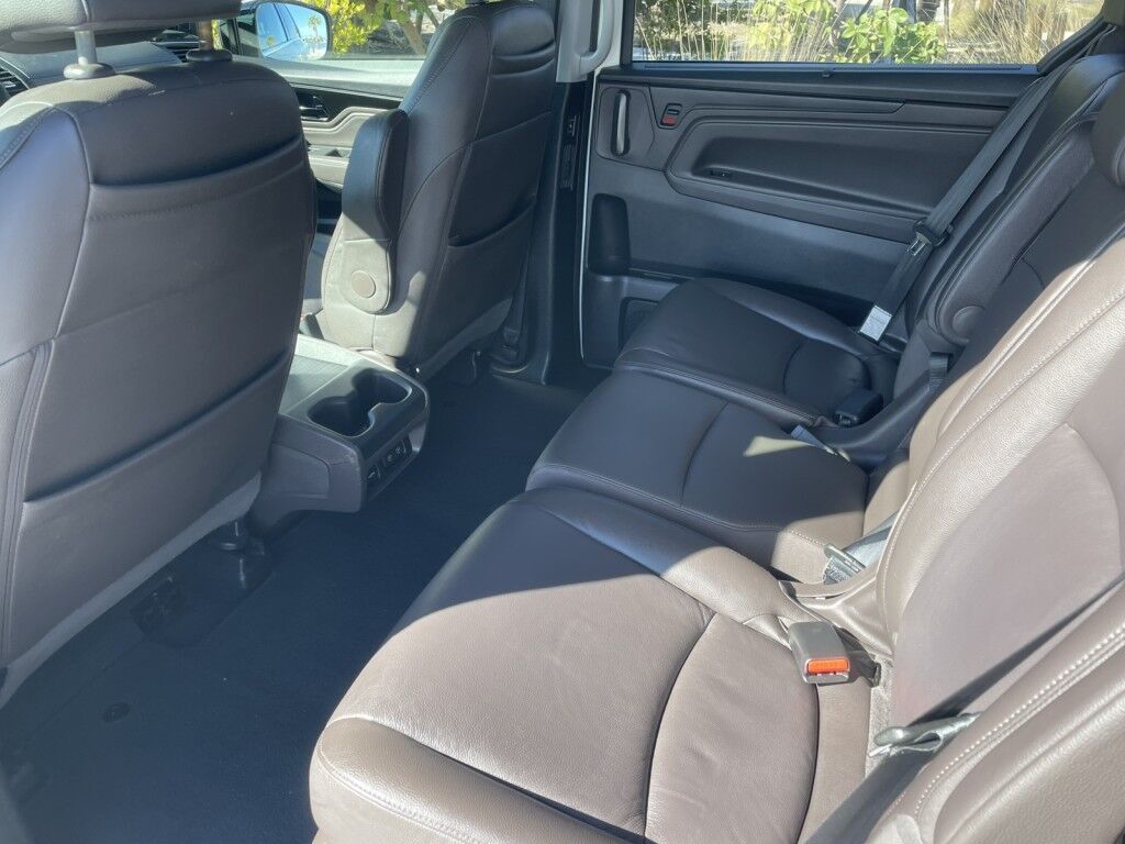 2018 Honda Odyssey Elite~CLEAN CARFAX~1-OWNER~AUTO START/STOP~BLUETOOTH~DRIVER ASSISTANCE PACKAGE~HEATED SEATS~LANE KEEPING ASSIST~NAVIGATION~PREMIUM SOUND~PUSH-BUTTON START~REMOTE ENGINE START~TRAILER HITCH~VIDEO SYSTEM Sarasota FL