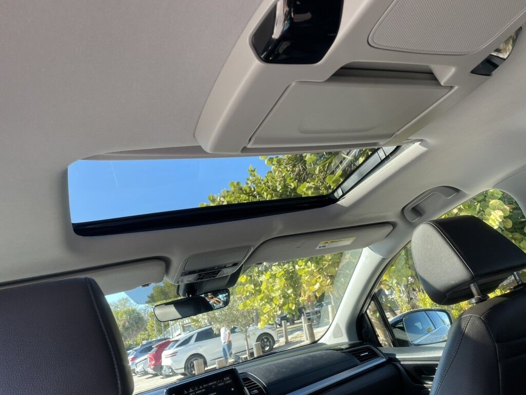 2018 Honda Odyssey Elite~CLEAN CARFAX~1-OWNER~AUTO START/STOP~BLUETOOTH~DRIVER ASSISTANCE PACKAGE~HEATED SEATS~LANE KEEPING ASSIST~NAVIGATION~PREMIUM SOUND~PUSH-BUTTON START~REMOTE ENGINE START~TRAILER HITCH~VIDEO SYSTEM Sarasota FL