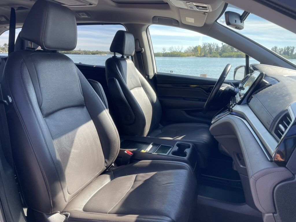 2018 Honda Odyssey Elite~CLEAN CARFAX~1-OWNER~AUTO START/STOP~BLUETOOTH~DRIVER ASSISTANCE PACKAGE~HEATED SEATS~LANE KEEPING ASSIST~NAVIGATION~PREMIUM SOUND~PUSH-BUTTON START~REMOTE ENGINE START~TRAILER HITCH~VIDEO SYSTEM Sarasota FL