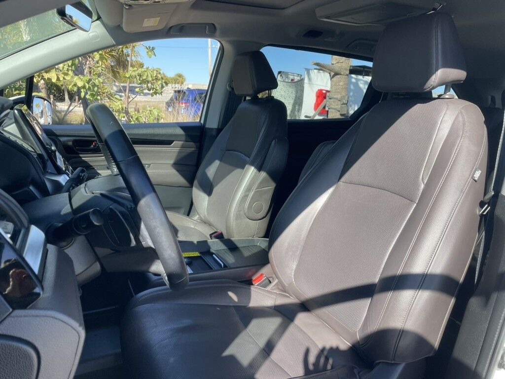 2018 Honda Odyssey Elite~CLEAN CARFAX~1-OWNER~AUTO START/STOP~BLUETOOTH~DRIVER ASSISTANCE PACKAGE~HEATED SEATS~LANE KEEPING ASSIST~NAVIGATION~PREMIUM SOUND~PUSH-BUTTON START~REMOTE ENGINE START~TRAILER HITCH~VIDEO SYSTEM