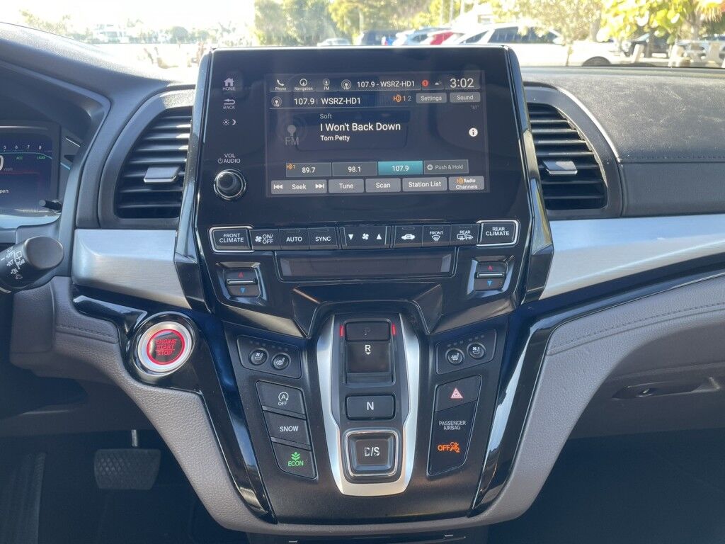 2018 Honda Odyssey Elite~CLEAN CARFAX~1-OWNER~AUTO START/STOP~BLUETOOTH~DRIVER ASSISTANCE PACKAGE~HEATED SEATS~LANE KEEPING ASSIST~NAVIGATION~PREMIUM SOUND~PUSH-BUTTON START~REMOTE ENGINE START~TRAILER HITCH~VIDEO SYSTEM Sarasota FL