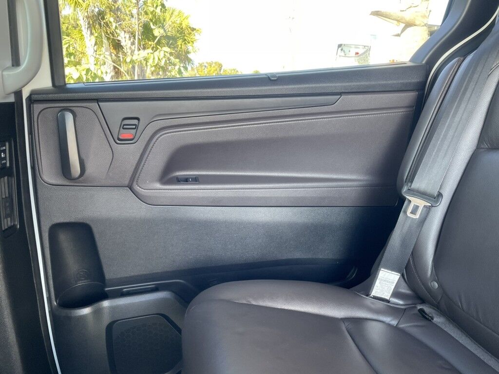 2018 Honda Odyssey Elite~CLEAN CARFAX~1-OWNER~AUTO START/STOP~BLUETOOTH~DRIVER ASSISTANCE PACKAGE~HEATED SEATS~LANE KEEPING ASSIST~NAVIGATION~PREMIUM SOUND~PUSH-BUTTON START~REMOTE ENGINE START~TRAILER HITCH~VIDEO SYSTEM Sarasota FL