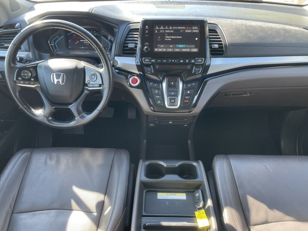 2018 Honda Odyssey Elite~CLEAN CARFAX~1-OWNER~AUTO START/STOP~BLUETOOTH~DRIVER ASSISTANCE PACKAGE~HEATED SEATS~LANE KEEPING ASSIST~NAVIGATION~PREMIUM SOUND~PUSH-BUTTON START~REMOTE ENGINE START~TRAILER HITCH~VIDEO SYSTEM Sarasota FL