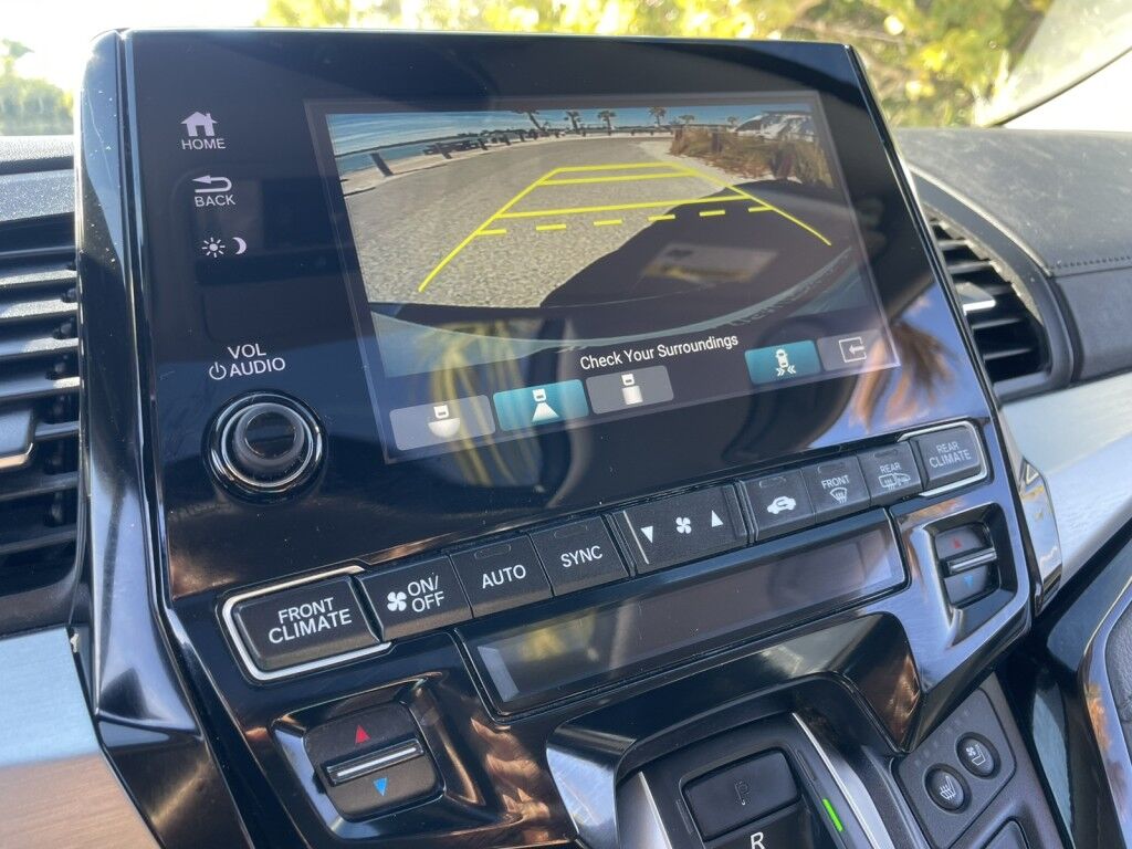 2018 Honda Odyssey Elite~CLEAN CARFAX~1-OWNER~AUTO START/STOP~BLUETOOTH~DRIVER ASSISTANCE PACKAGE~HEATED SEATS~LANE KEEPING ASSIST~NAVIGATION~PREMIUM SOUND~PUSH-BUTTON START~REMOTE ENGINE START~TRAILER HITCH~VIDEO SYSTEM Sarasota FL