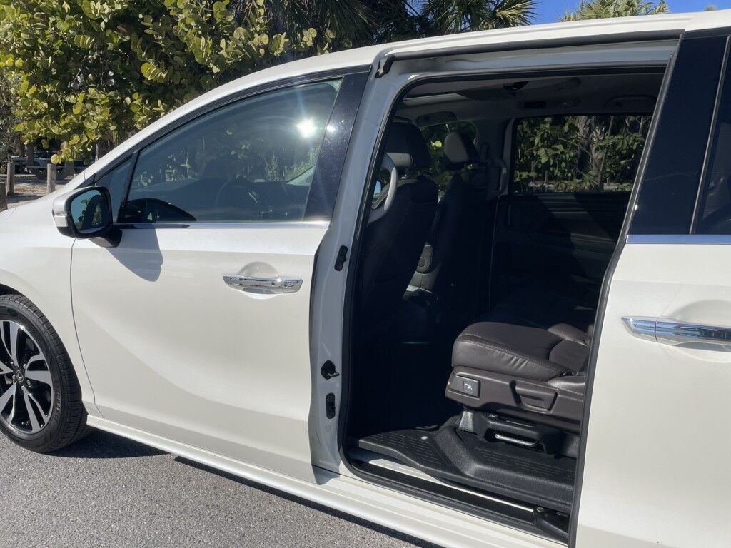 2018 Honda Odyssey Elite~CLEAN CARFAX~1-OWNER~AUTO START/STOP~BLUETOOTH~DRIVER ASSISTANCE PACKAGE~HEATED SEATS~LANE KEEPING ASSIST~NAVIGATION~PREMIUM SOUND~PUSH-BUTTON START~REMOTE ENGINE START~TRAILER HITCH~VIDEO SYSTEM Sarasota FL