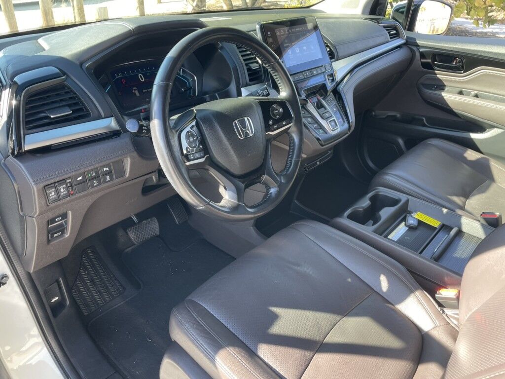 2018 Honda Odyssey Elite~CLEAN CARFAX~1-OWNER~AUTO START/STOP~BLUETOOTH~DRIVER ASSISTANCE PACKAGE~HEATED SEATS~LANE KEEPING ASSIST~NAVIGATION~PREMIUM SOUND~PUSH-BUTTON START~REMOTE ENGINE START~TRAILER HITCH~VIDEO SYSTEM Sarasota FL