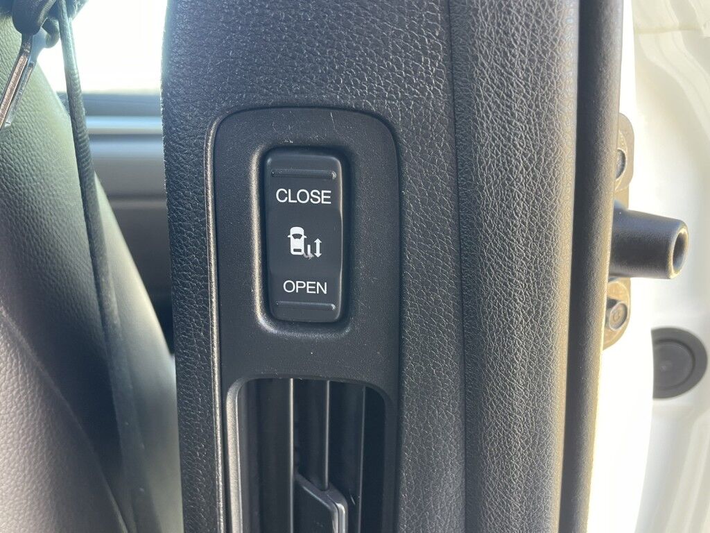 2018 Honda Odyssey Elite~CLEAN CARFAX~1-OWNER~AUTO START/STOP~BLUETOOTH~DRIVER ASSISTANCE PACKAGE~HEATED SEATS~LANE KEEPING ASSIST~NAVIGATION~PREMIUM SOUND~PUSH-BUTTON START~REMOTE ENGINE START~TRAILER HITCH~VIDEO SYSTEM Sarasota FL