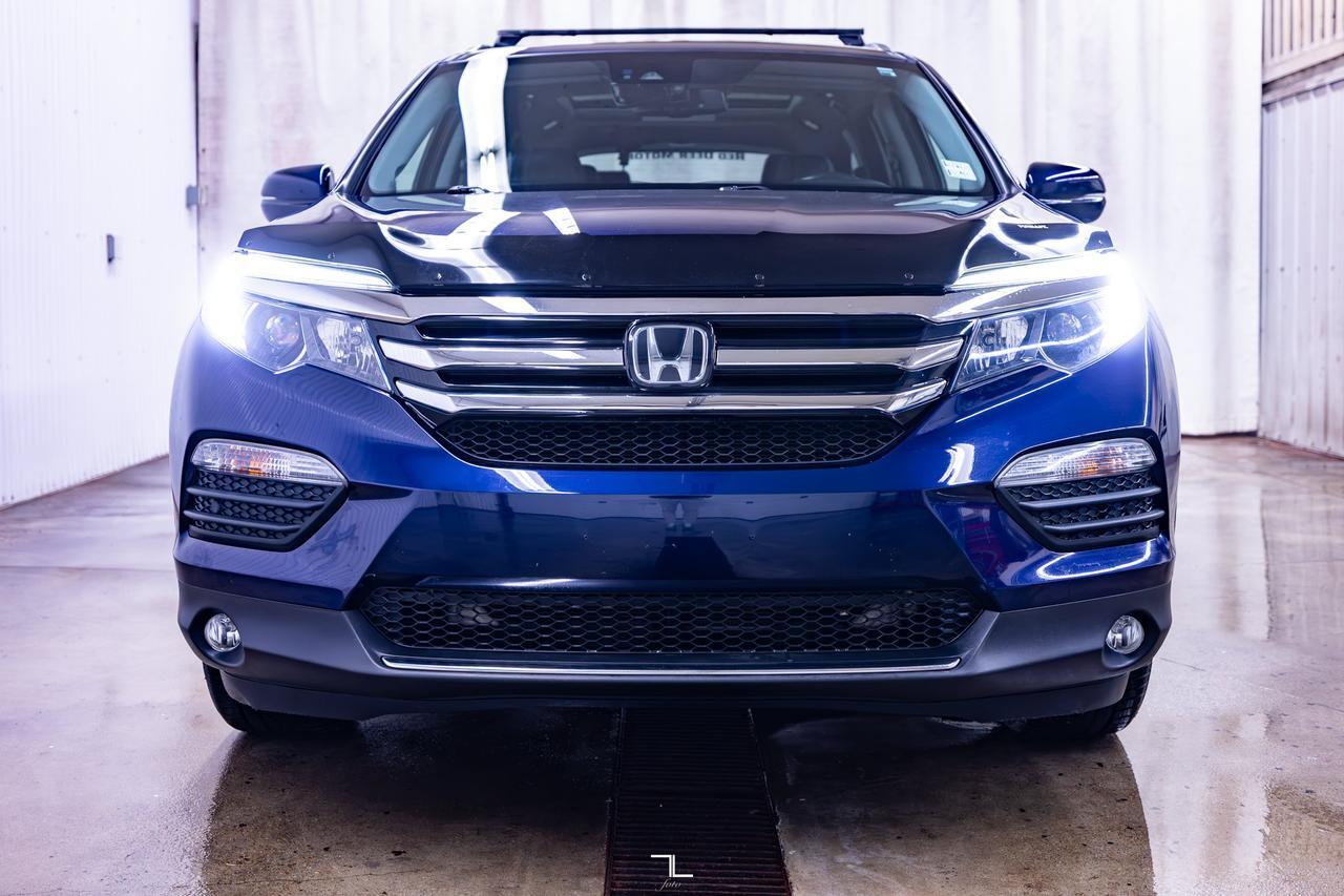2018 Honda Pilot AWD Touring Leather Roof Nav BCam Red Deer AB