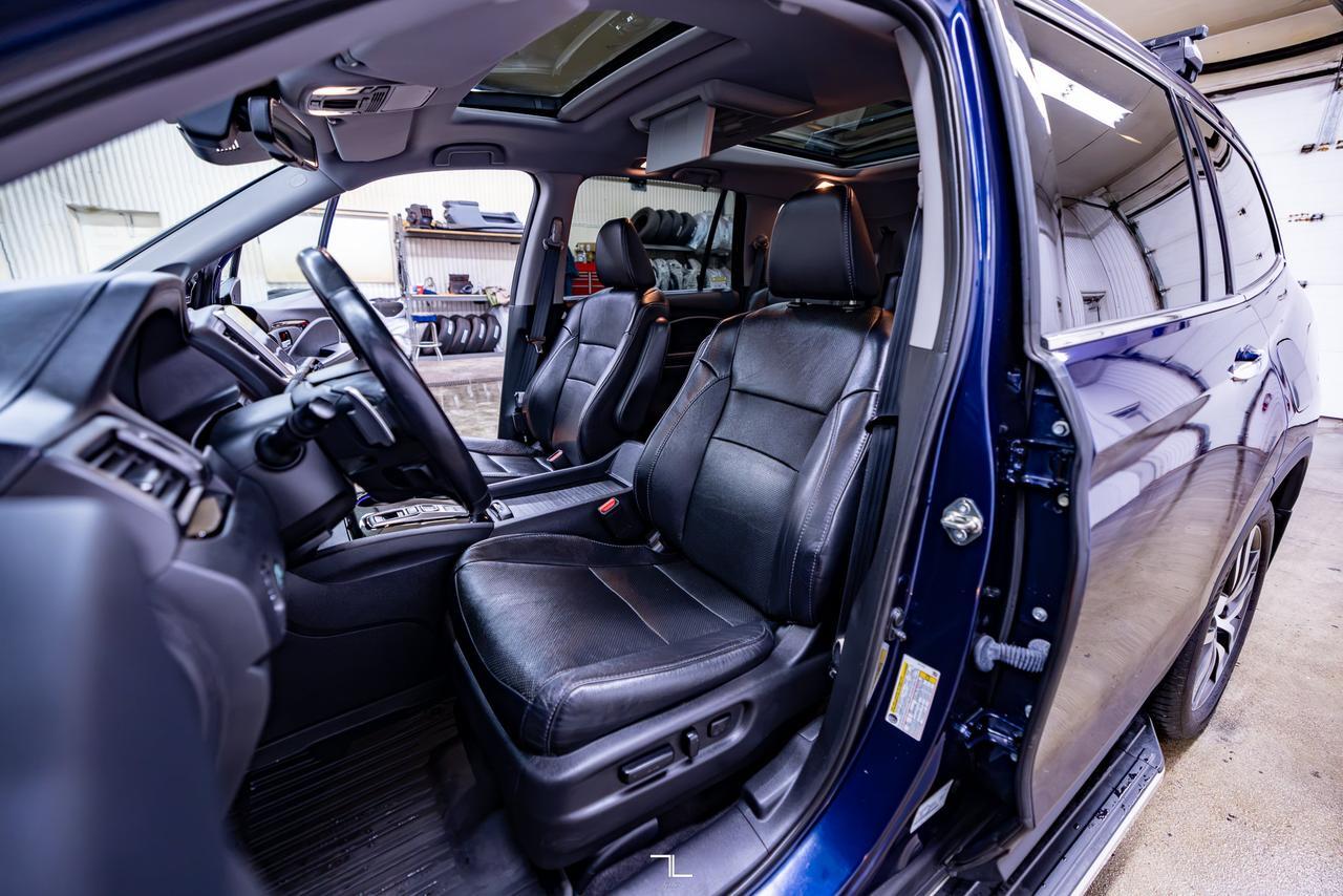 2018 Honda Pilot AWD Touring Leather Roof Nav BCam Red Deer AB