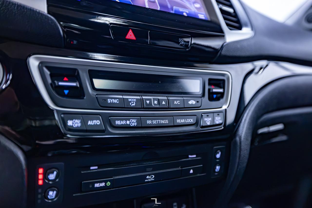 2018 Honda Pilot AWD Touring Leather Roof Nav BCam Red Deer AB