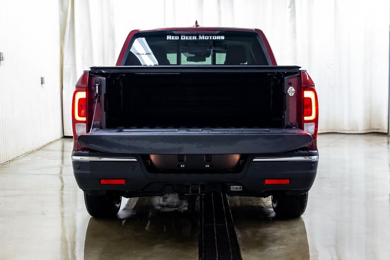 2018 Honda Ridgeline 4x4 Crew Cab Touring Leather Roof Nav Red Deer AB