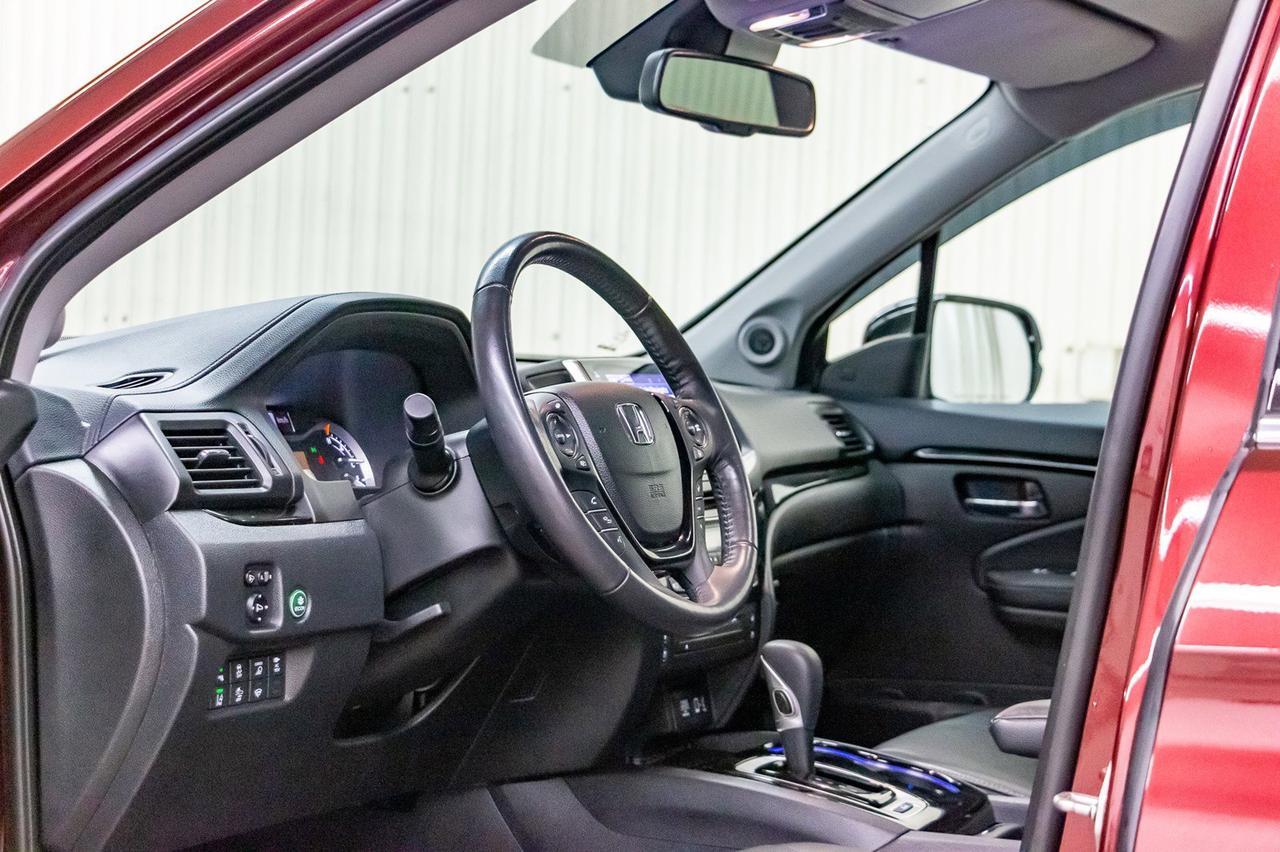 2018 Honda Ridgeline 4x4 Crew Cab Touring Leather Roof Nav Red Deer AB