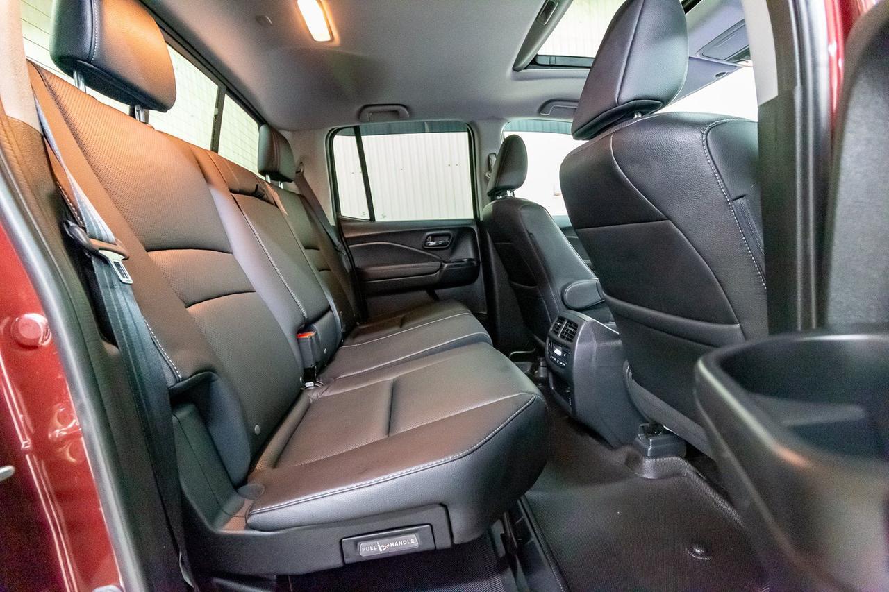 2018 Honda Ridgeline 4x4 Crew Cab Touring Leather Roof Nav Red Deer AB
