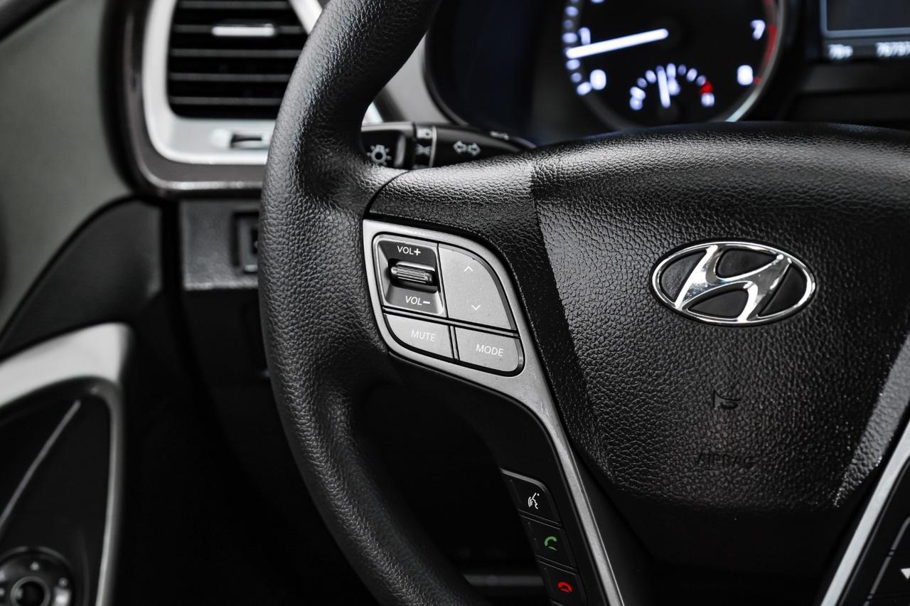 2018 Hyundai Santa Fe SE AUTOMATIC REAR CAMERA BLUETOOTH CRUISE CONTROL ALLOY WHEELS Carrollton TX