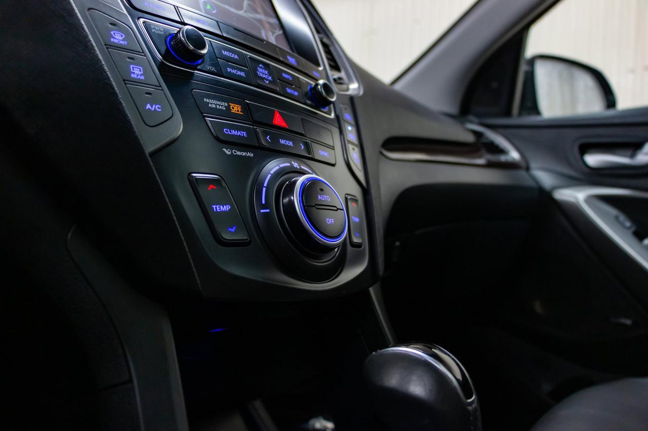 2018 Hyundai Santa Fe XL AWD Luxury Leahter Roof Nav Red Deer AB