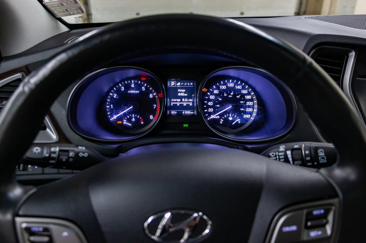 2018 Hyundai Santa Fe XL AWD Luxury Leahter Roof Nav Red Deer AB