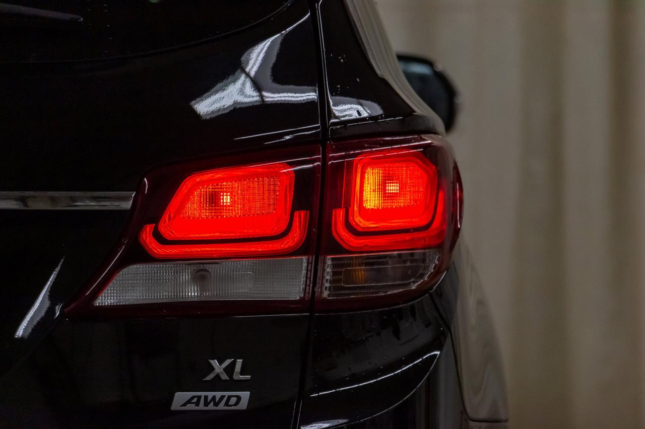 2018 Hyundai Santa Fe XL AWD Luxury Leahter Roof Nav Red Deer AB