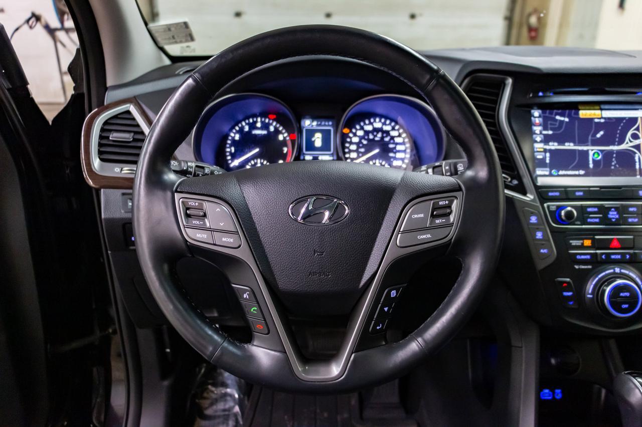 2018 Hyundai Santa Fe XL AWD Luxury Leahter Roof Nav Red Deer AB