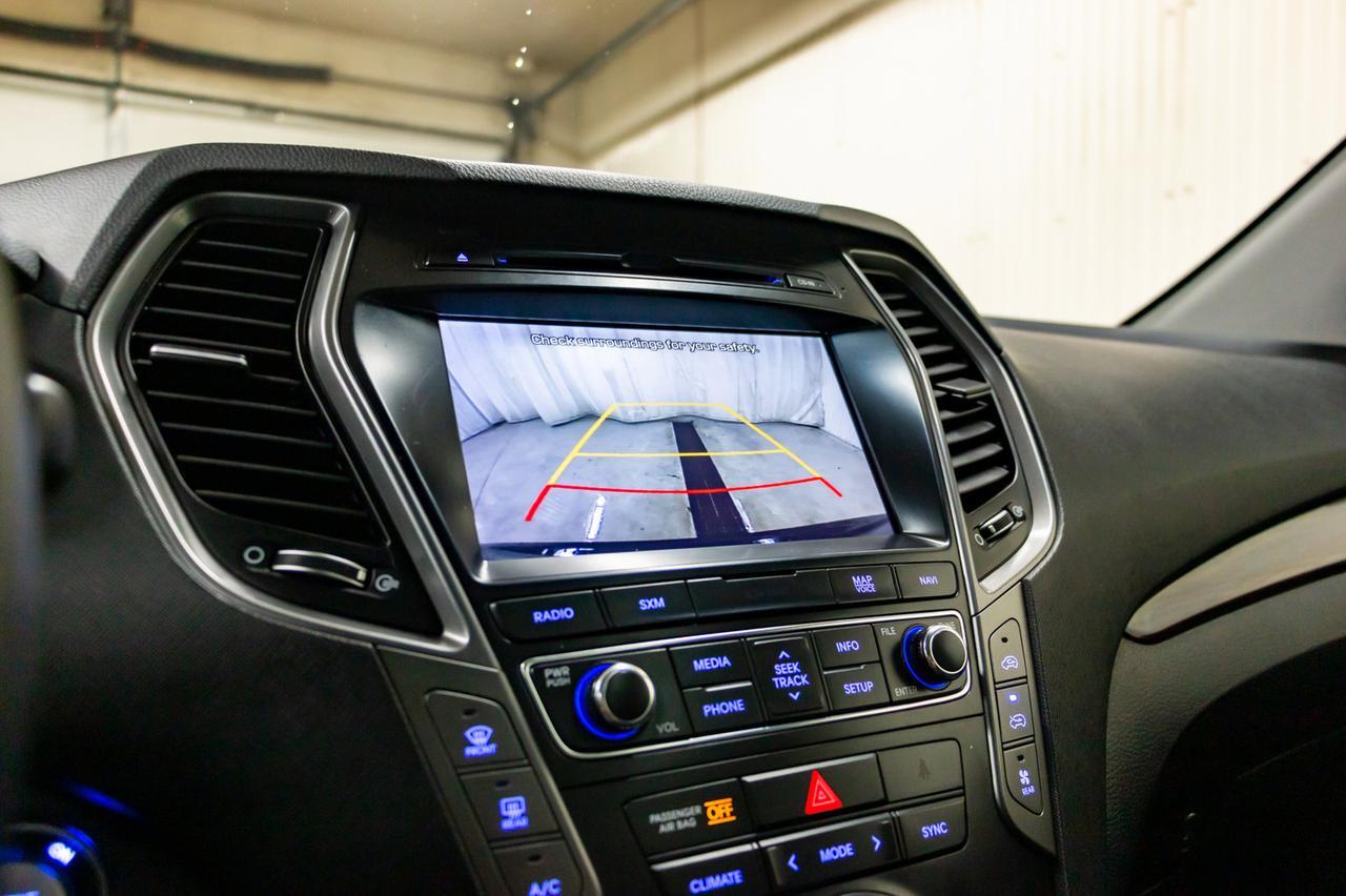 2018 Hyundai Santa Fe XL AWD Luxury Leahter Roof Nav Red Deer AB