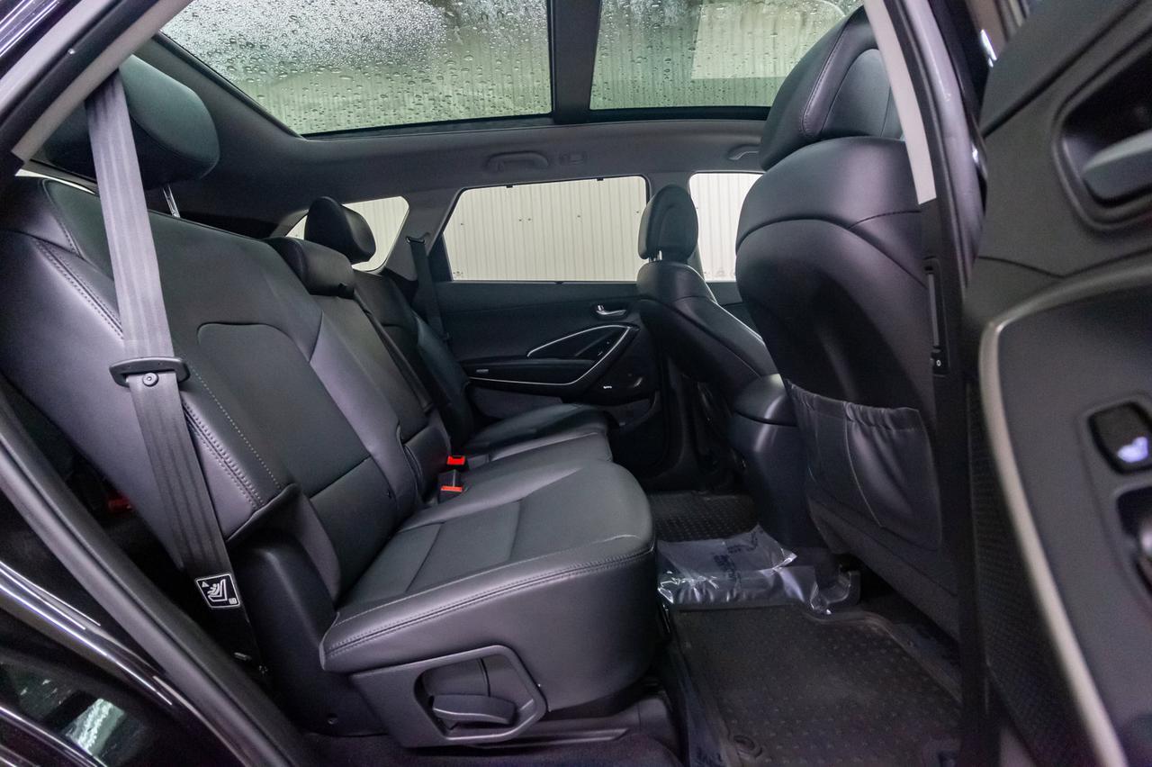 2018 Hyundai Santa Fe XL AWD Luxury Leahter Roof Nav Red Deer AB