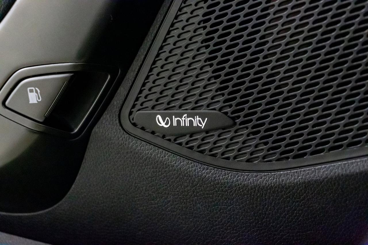 2018 Hyundai Santa Fe XL AWD Luxury Leahter Roof Nav Red Deer AB