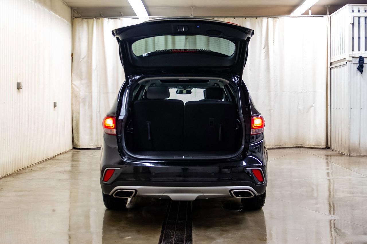 2018 Hyundai Santa Fe XL AWD Luxury Leather Roof Nav Red Deer AB