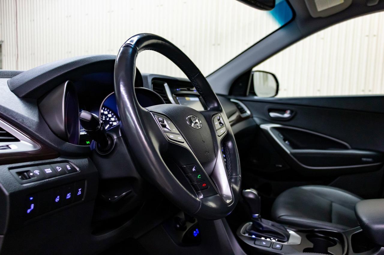 2018 Hyundai Santa Fe XL AWD Luxury Leather Roof Nav Red Deer AB