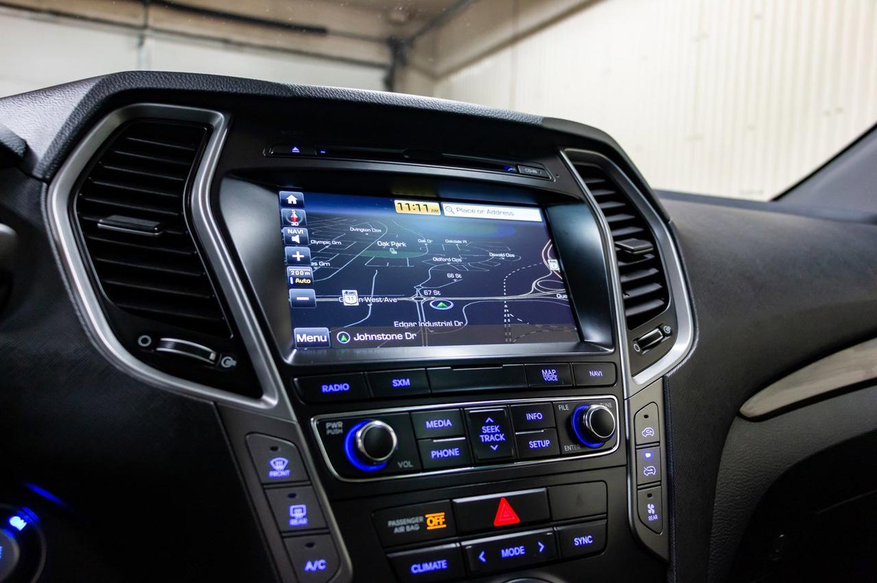 2018 Hyundai Santa Fe XL AWD Luxury Leather Roof Nav Red Deer AB