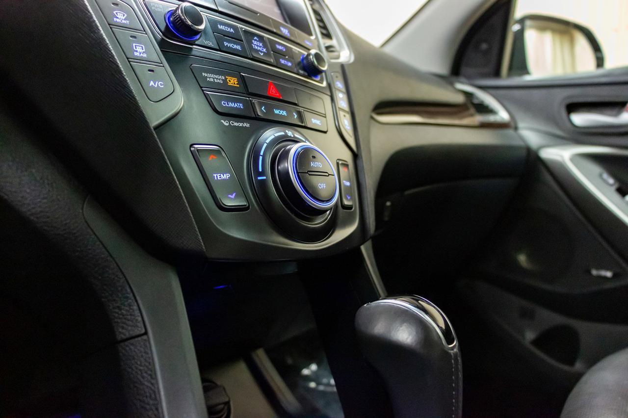 2018 Hyundai Santa Fe XL AWD Luxury Leather Roof Nav Red Deer AB