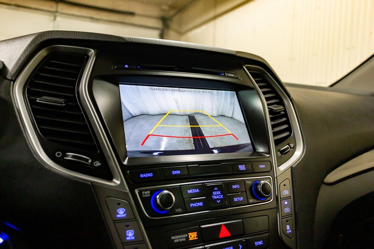 2018 Hyundai Santa Fe XL AWD Luxury Leather Roof Nav Red Deer AB