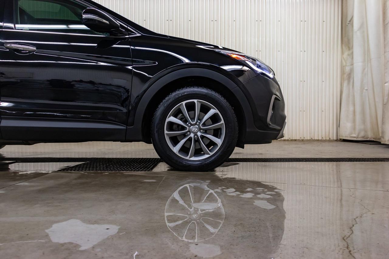 2018 Hyundai Santa Fe XL AWD Luxury Leather Roof Nav Red Deer AB