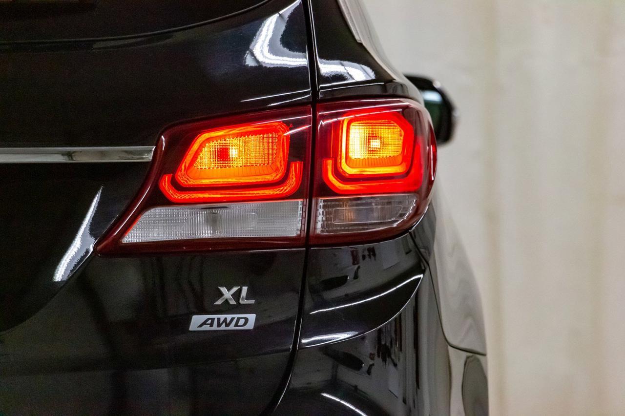 2018 Hyundai Santa Fe XL AWD Luxury Leather Roof Nav Red Deer AB