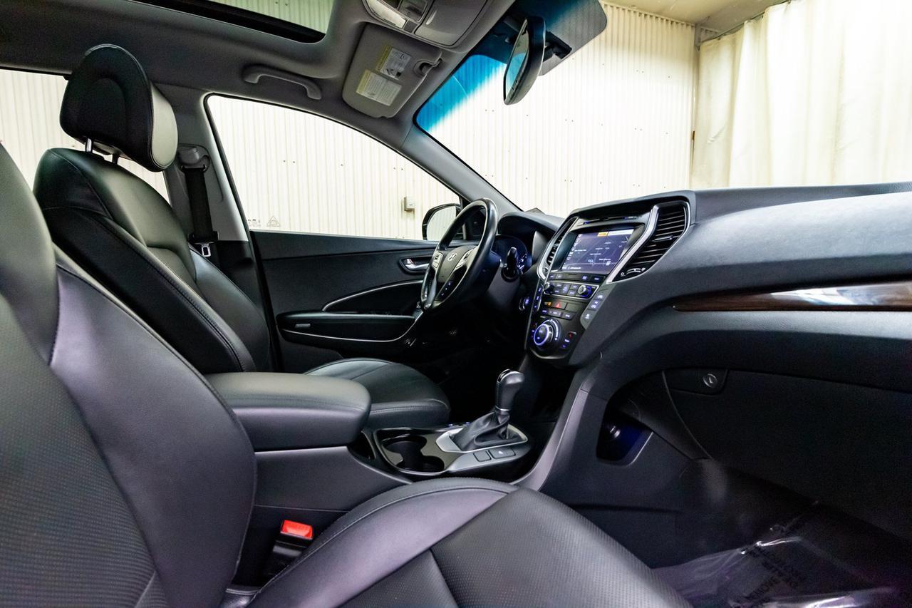 2018 Hyundai Santa Fe XL AWD Luxury Leather Roof Nav Red Deer AB