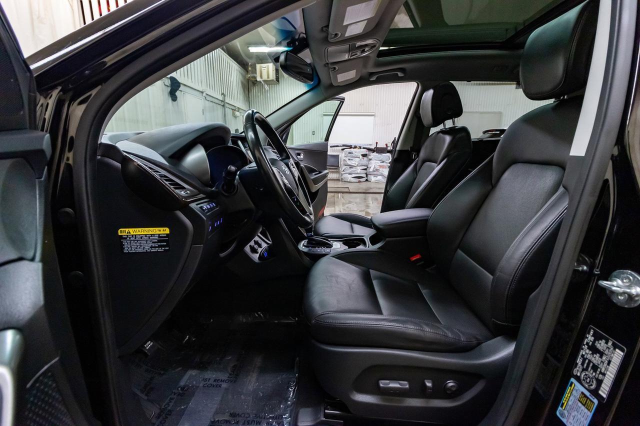 2018 Hyundai Santa Fe XL AWD Luxury Leather Roof Nav Red Deer AB