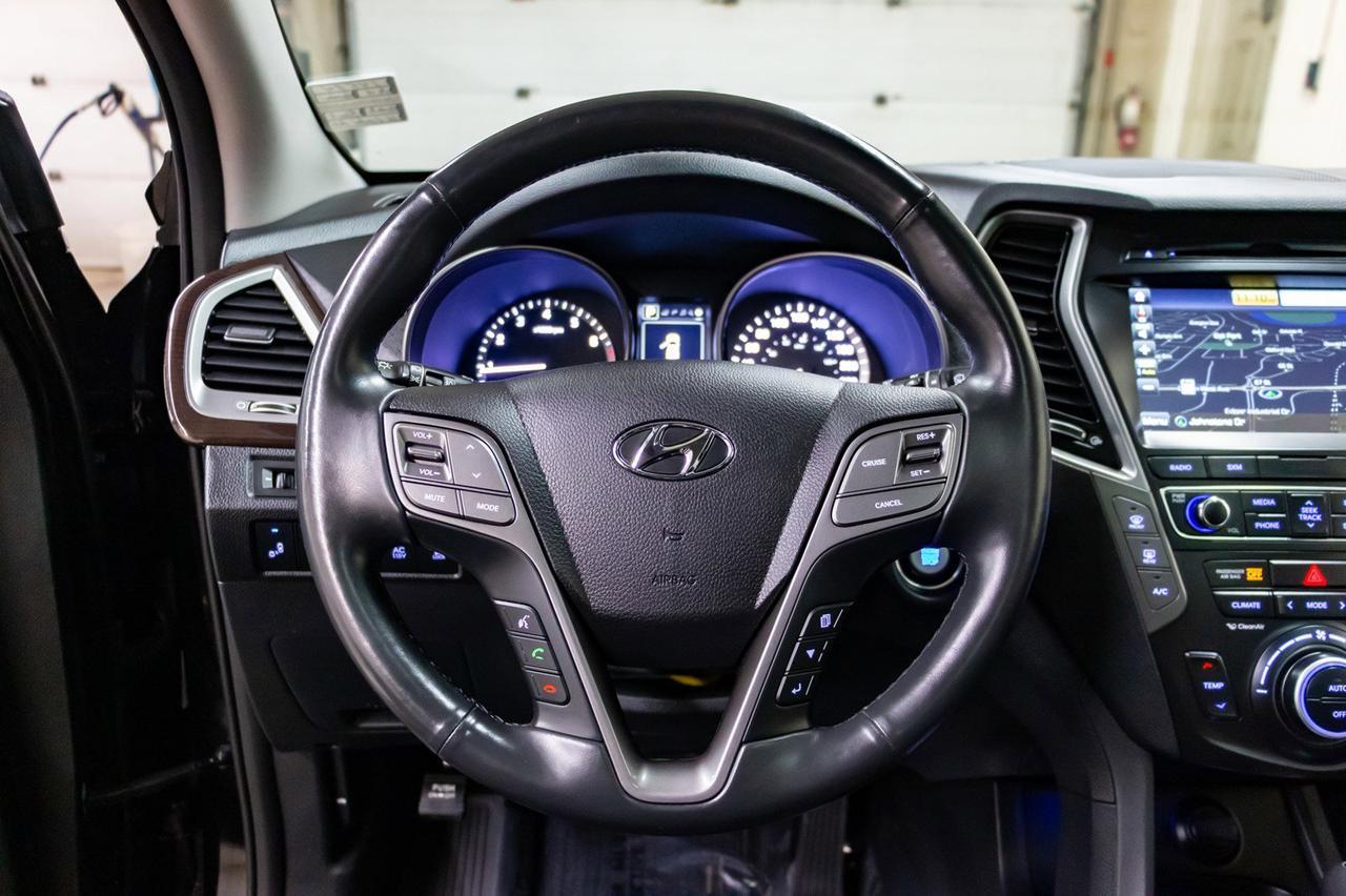 2018 Hyundai Santa Fe XL AWD Luxury Leather Roof Nav Red Deer AB