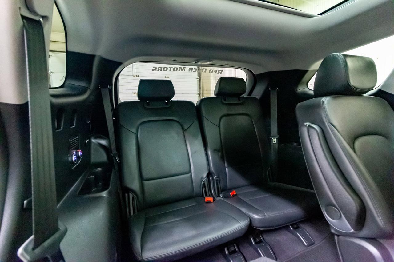 2018 Hyundai Santa Fe XL AWD Luxury Leather Roof Nav Red Deer AB