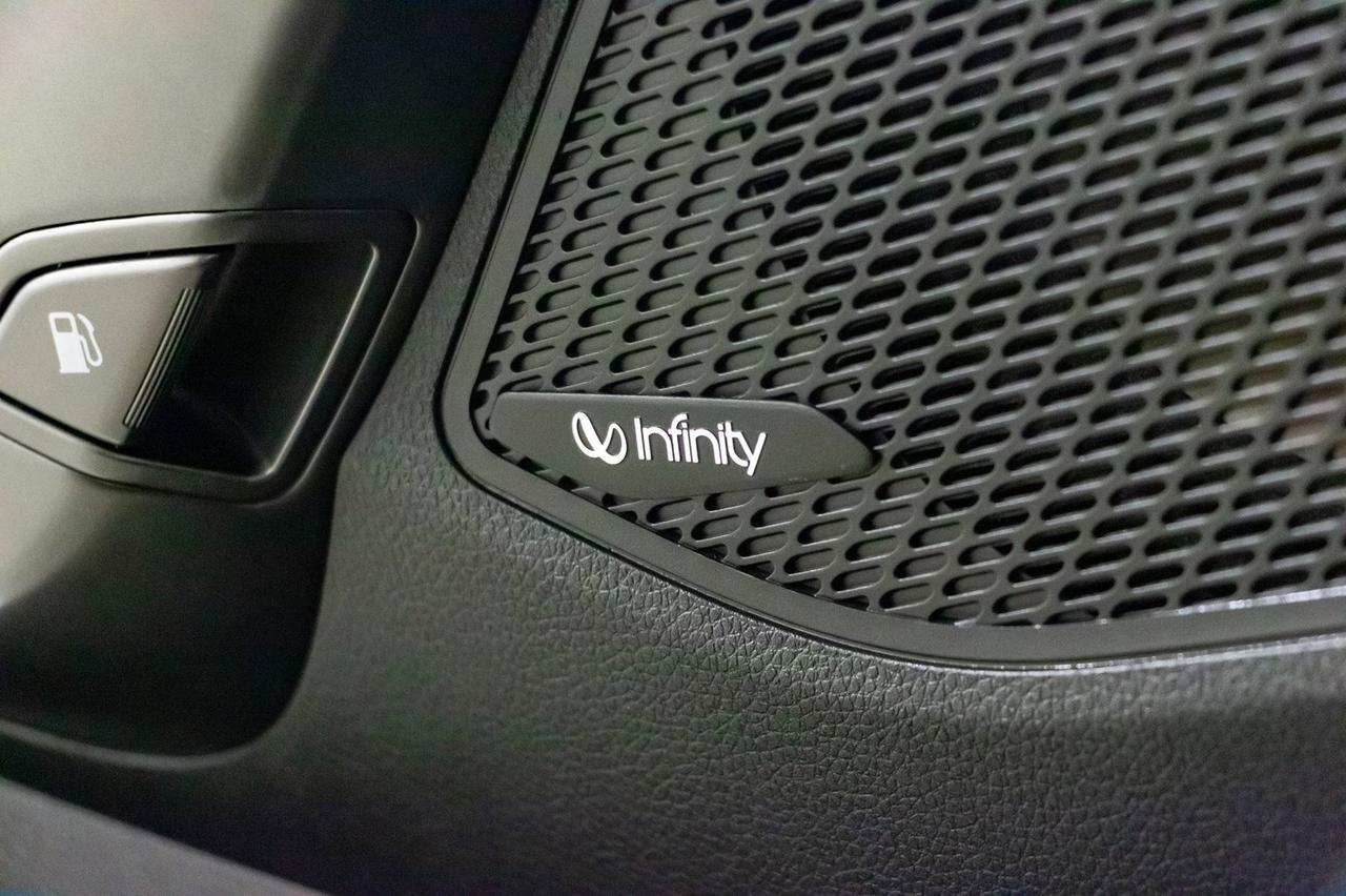 2018 Hyundai Santa Fe XL AWD Luxury Leather Roof Nav Red Deer AB