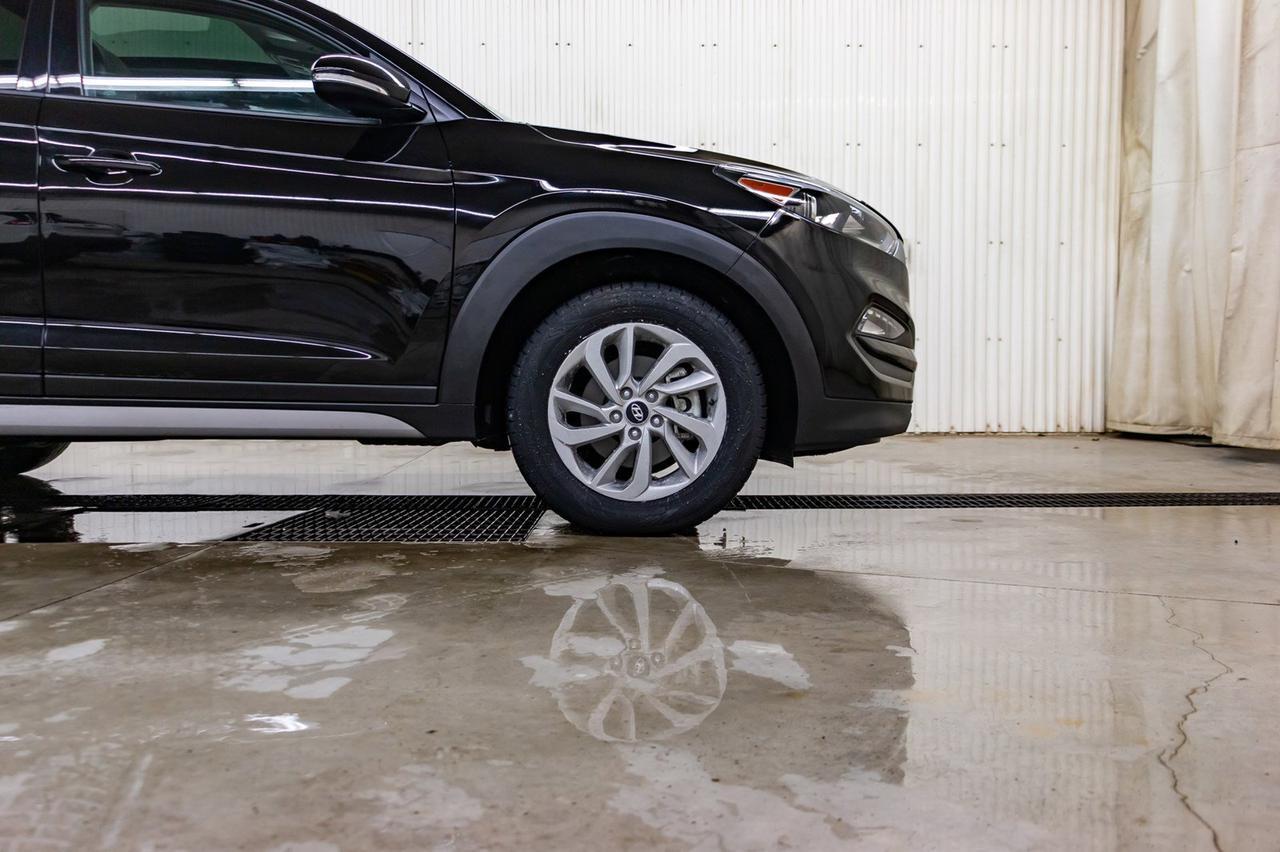 2018 Hyundai Tucson AWD SE Leather Roof BCam Red Deer AB