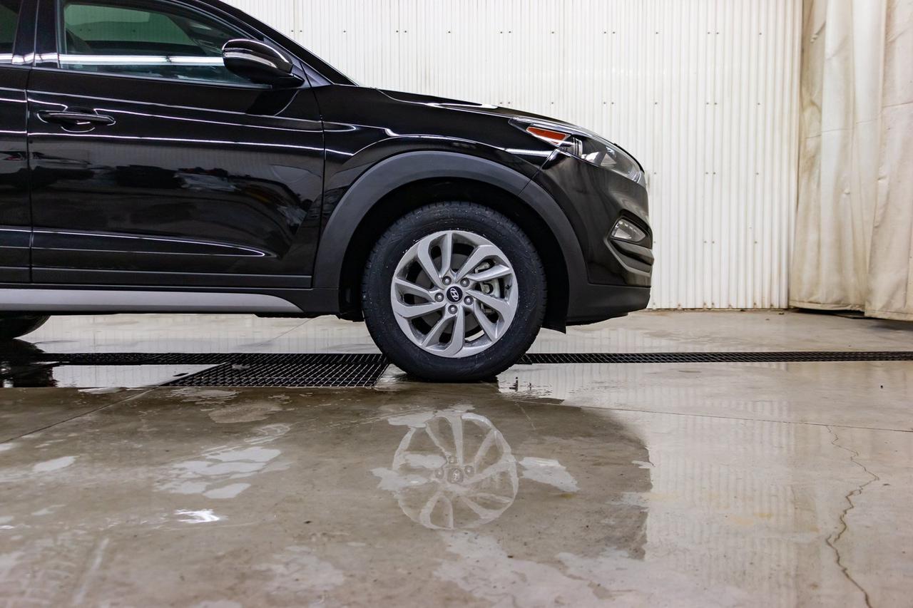 2018 Hyundai Tucson AWD SE Leather Roof BCam Red Deer AB