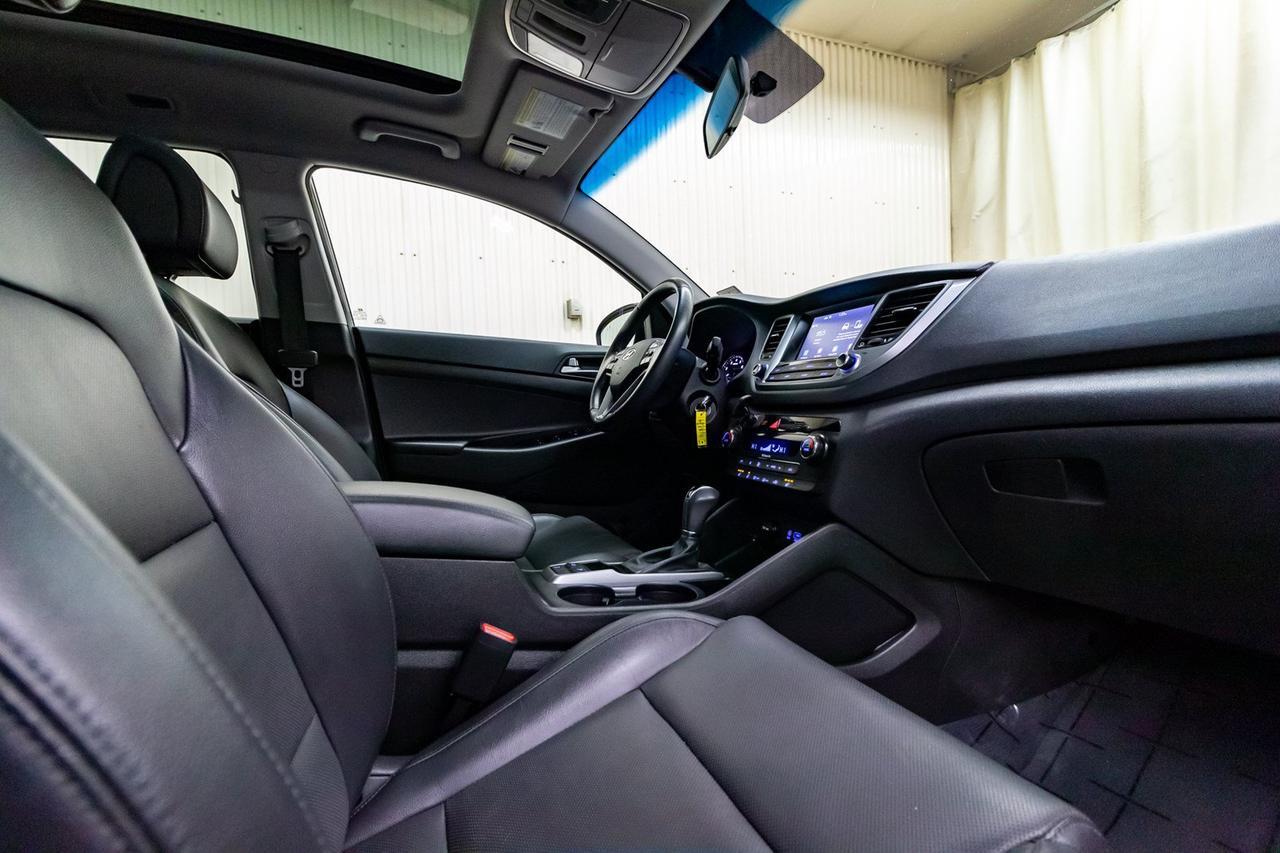 2018 Hyundai Tucson AWD SE Leather Roof BCam Red Deer AB