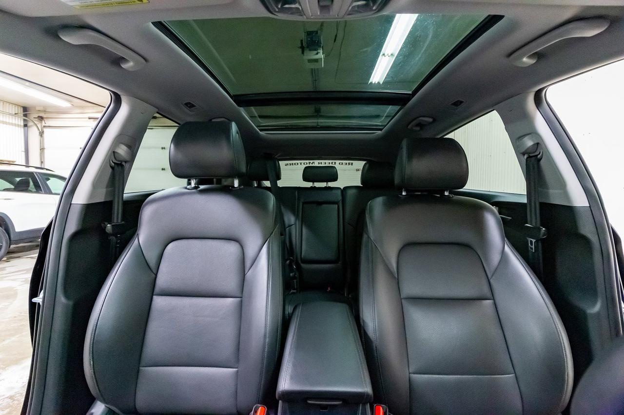 2018 Hyundai Tucson AWD SE Leather Roof BCam Red Deer AB